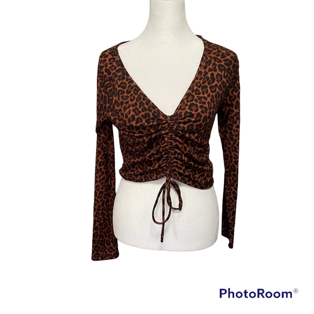 IRIS Ruched, Ribbed V-Neck, Brown, Size Large Top - Picture 2 of 9